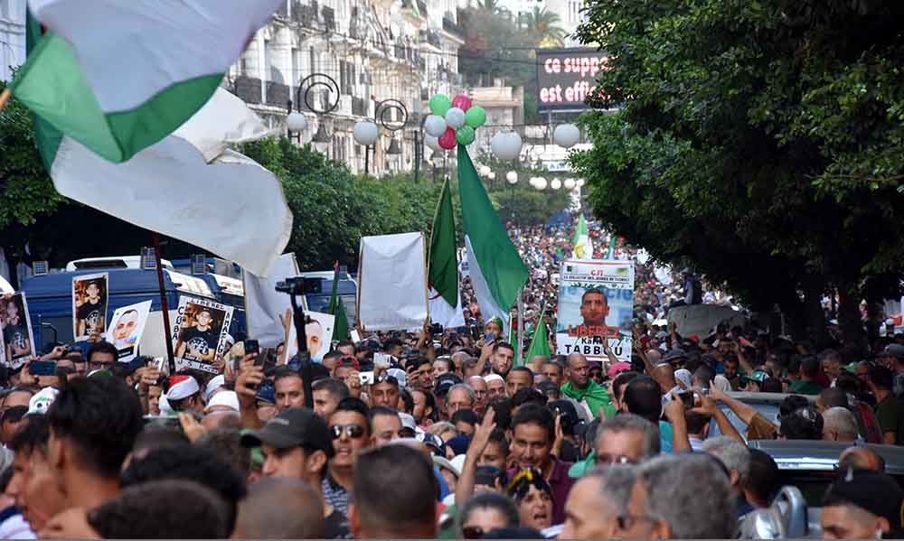 © INTERLIGNES | Forte mobilisation à Alger pour le 2434e vendredi de mobilisation cons&cutif