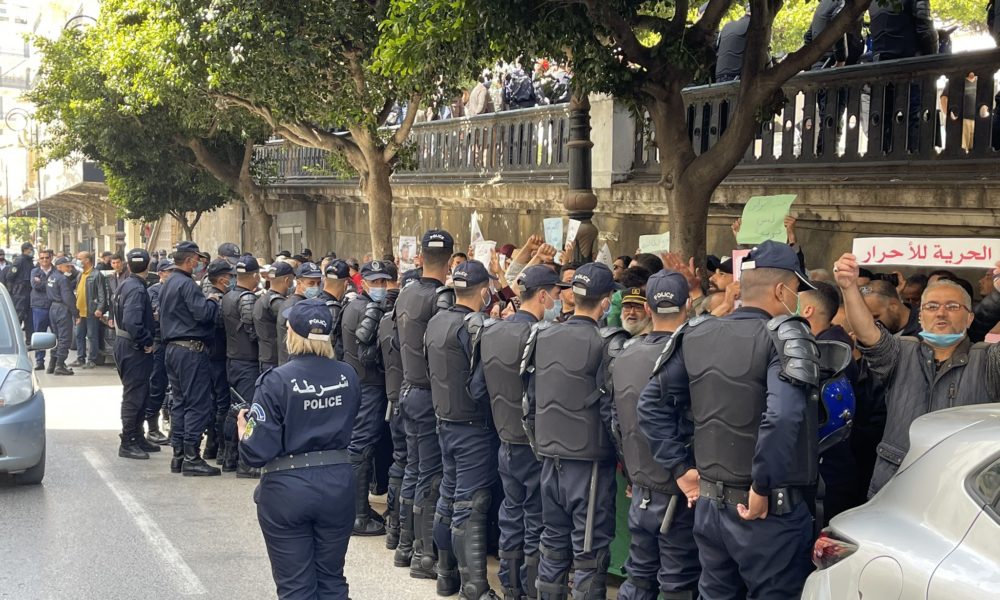 © Khaled Drareni | Sit-in devant le tribunal de Sidi M'hamed, 28 mars 2021